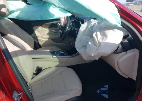 2018 Mercedes-Benz C 300 из США, поврежденный, VIN 55SWF4JB7JU248070